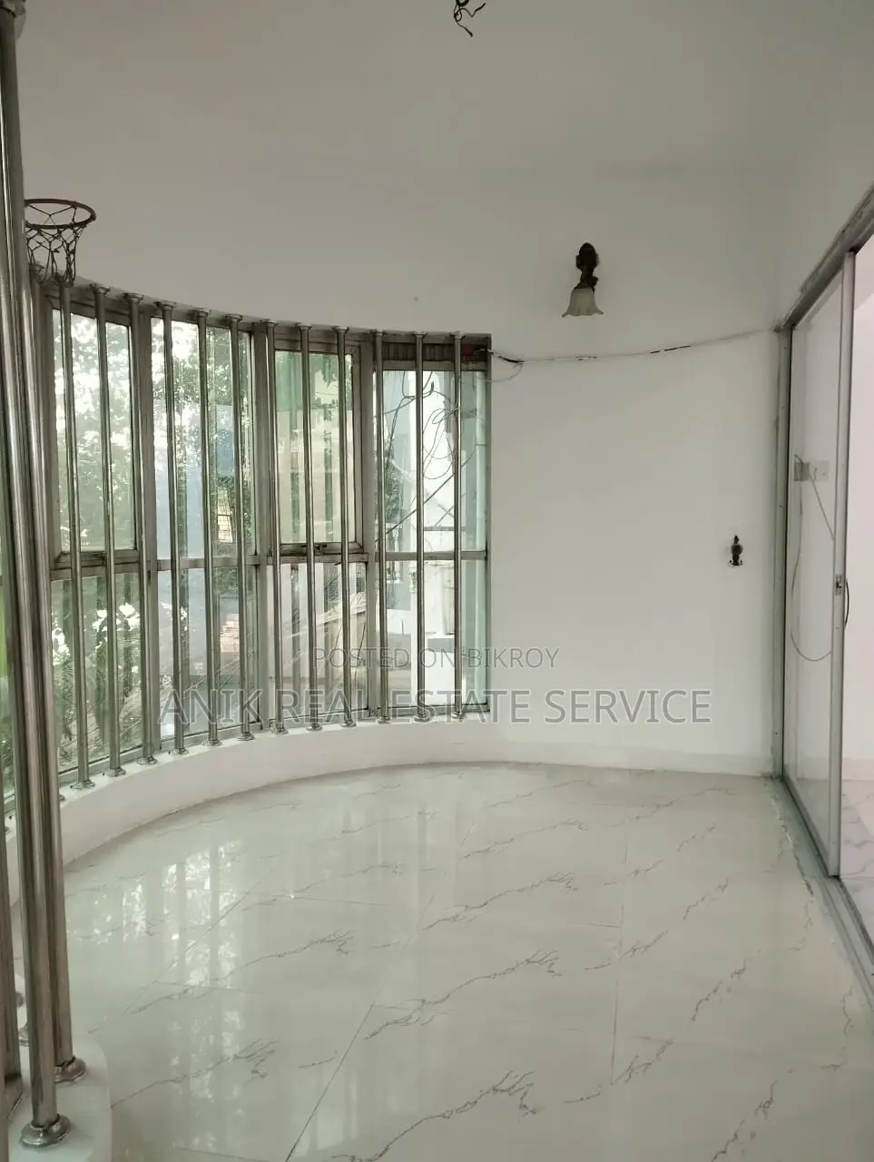 গুলশান ২-এ ভালো মানের ৩ বেডরুমের আনফার্নিশড ফ্ল্যাট ভাড়া