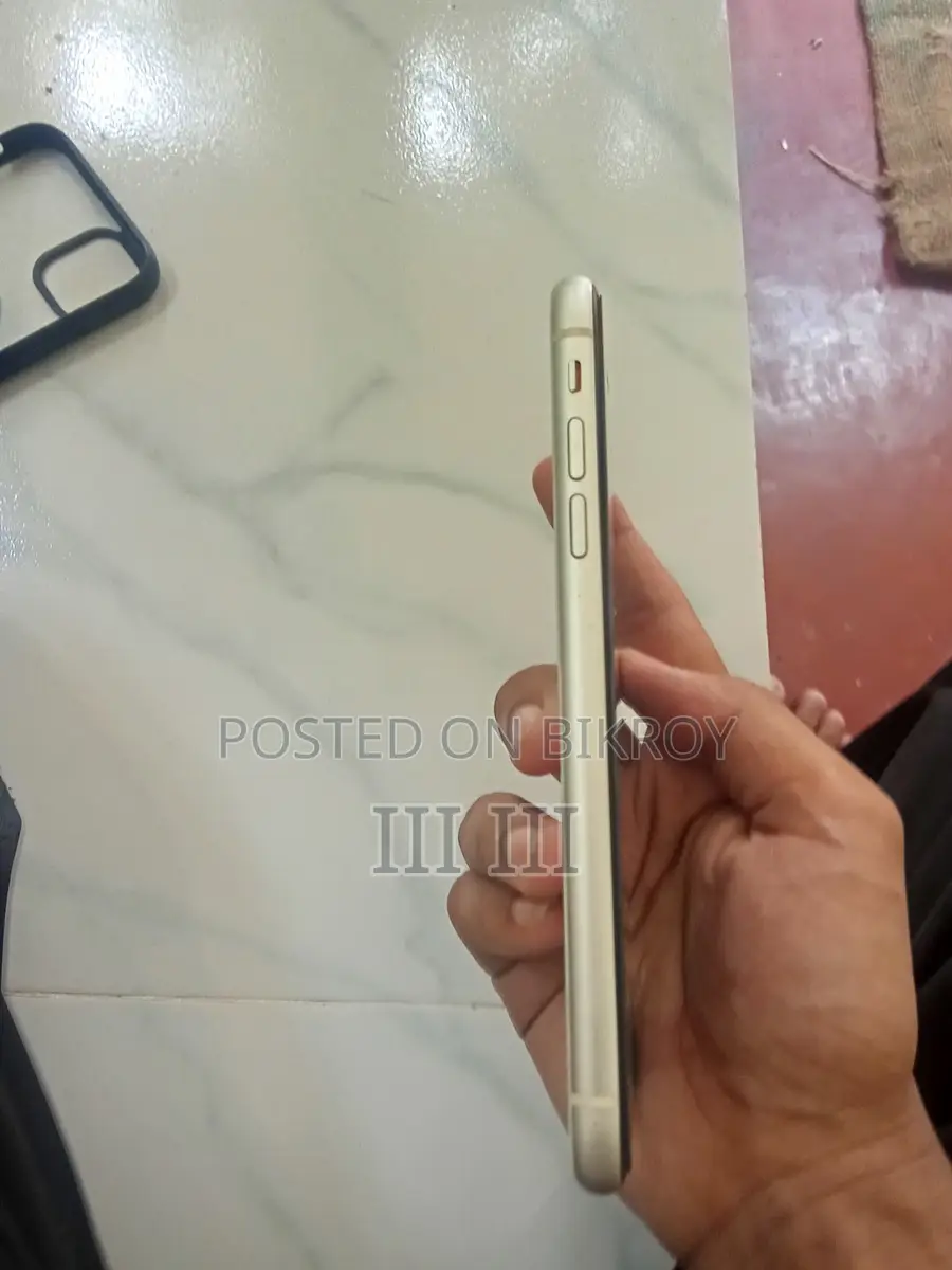 Apple iPhone 11 (Used)