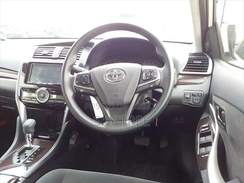 Toyota Premio F Package. 2020