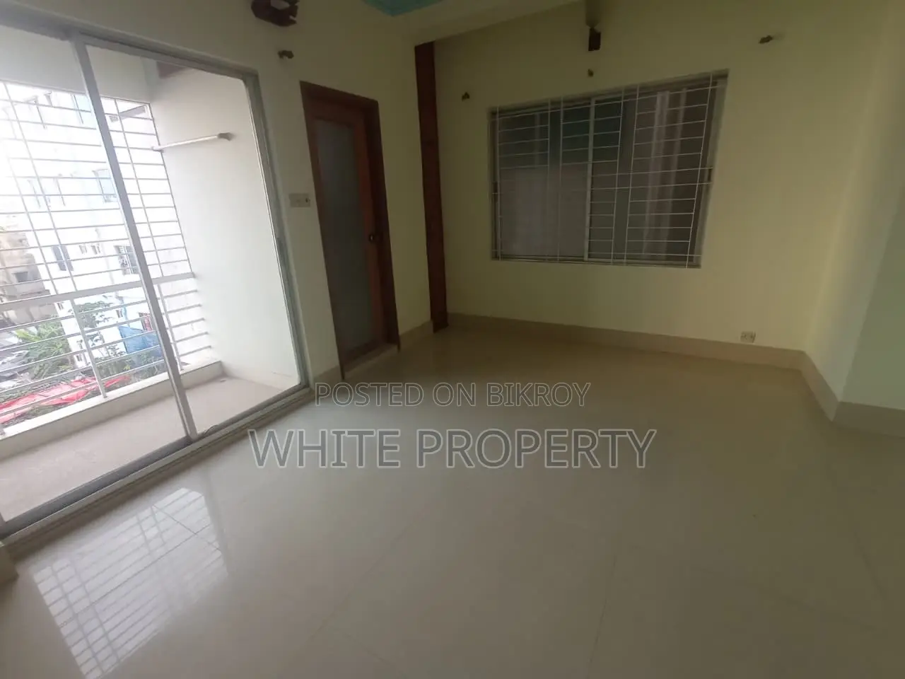 Middle Badda apartment sale