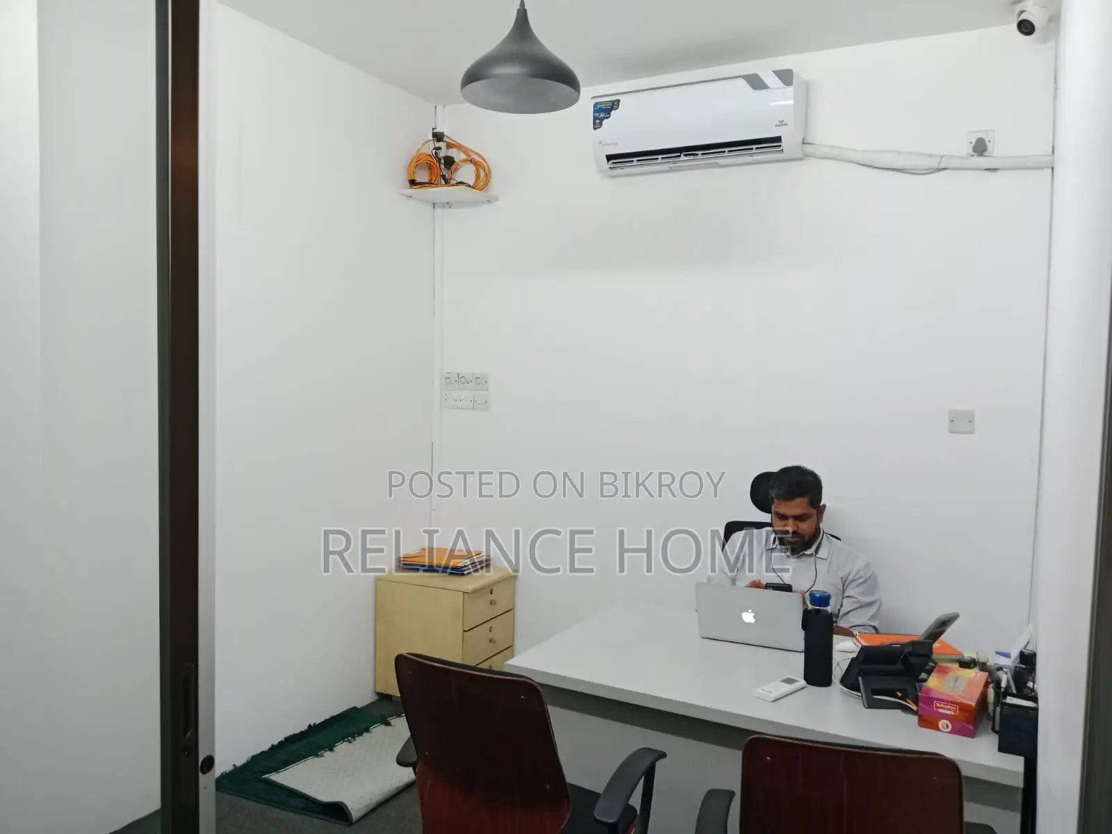 Attractive Commercial Office Space for Sale!