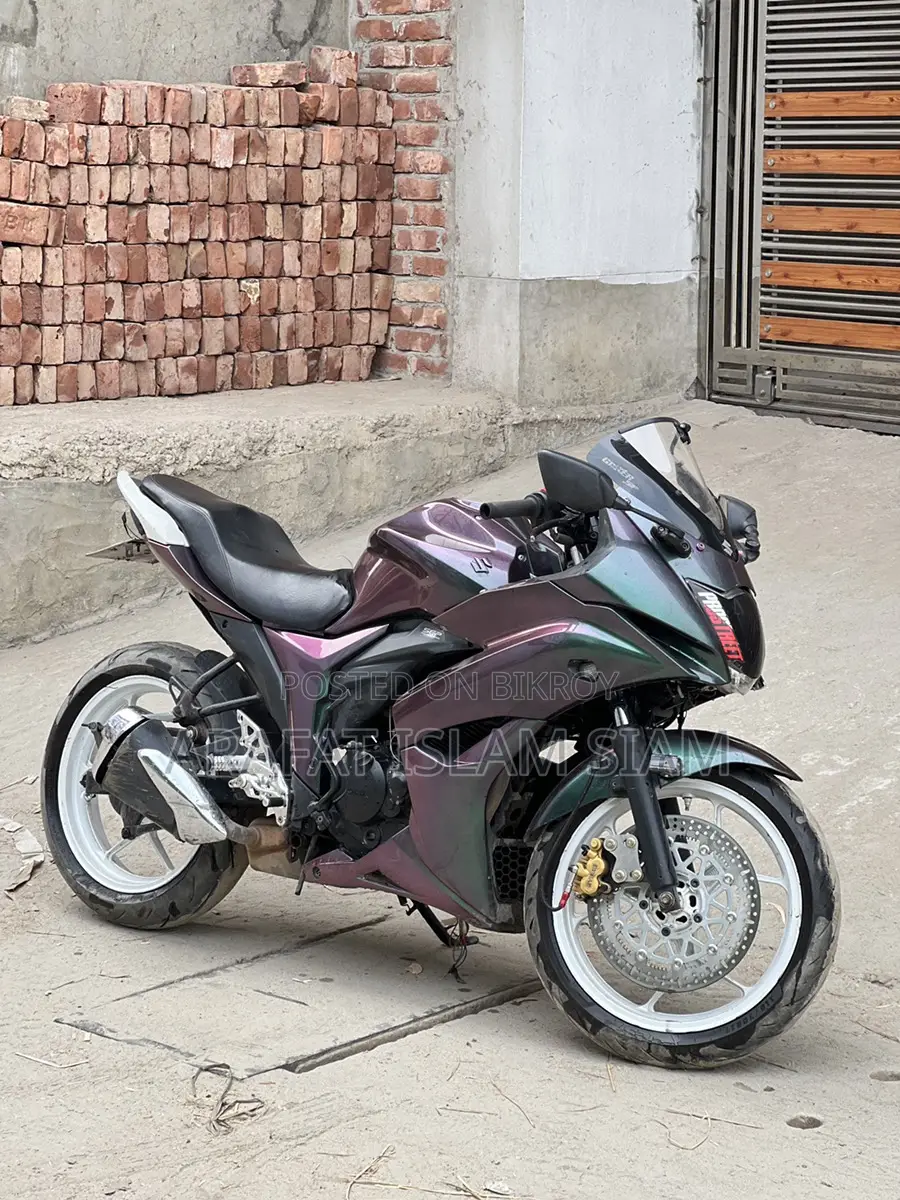 Suzuki Gixxer SF . 2023