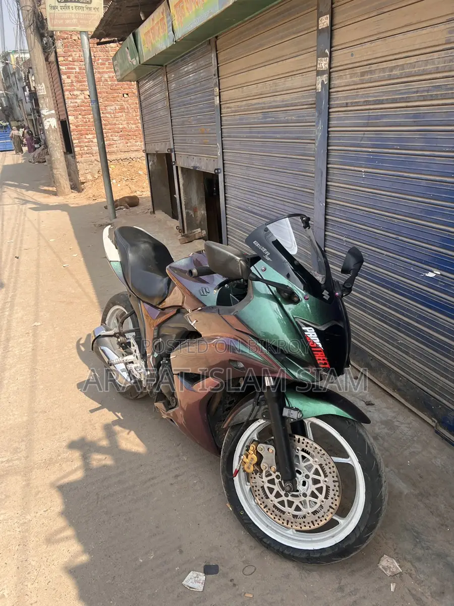 Suzuki Gixxer SF . 2023
