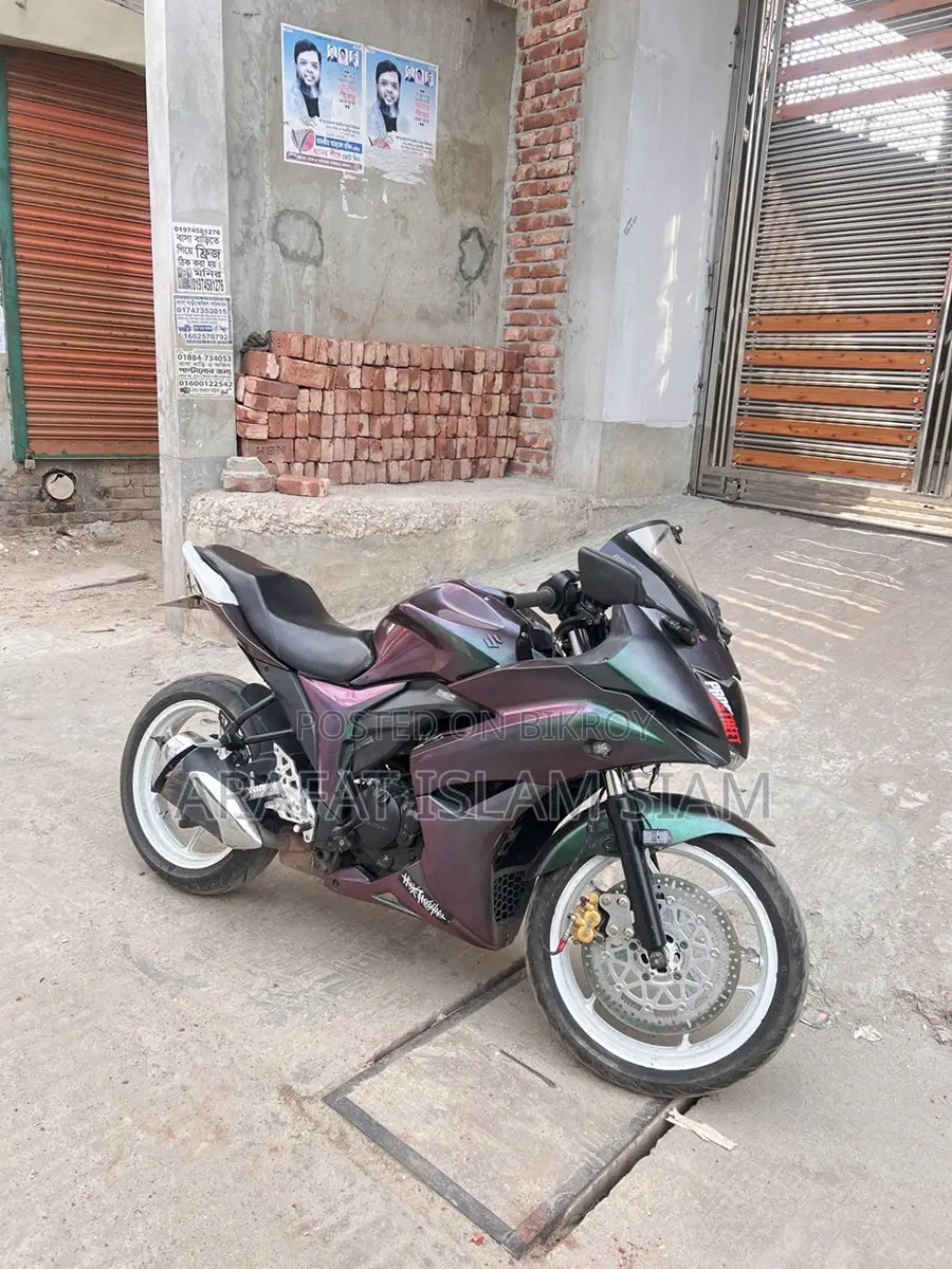 Suzuki Gixxer SF . 2023