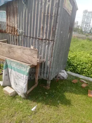 একটা টং দোকান বিক্রি করা হবে।