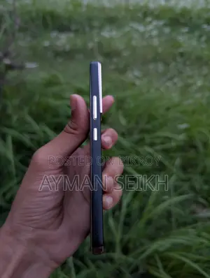 Samsung Galaxy S22 . (Used)