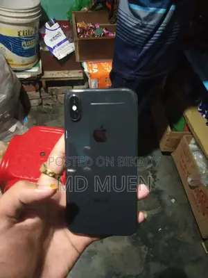 Apple iPhone X . (Used)