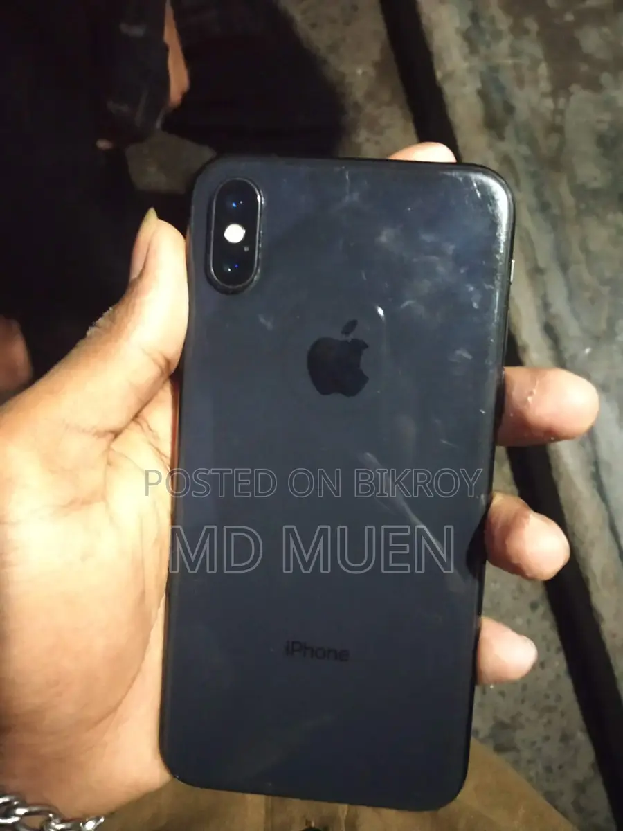 Apple iPhone X . (Used)
