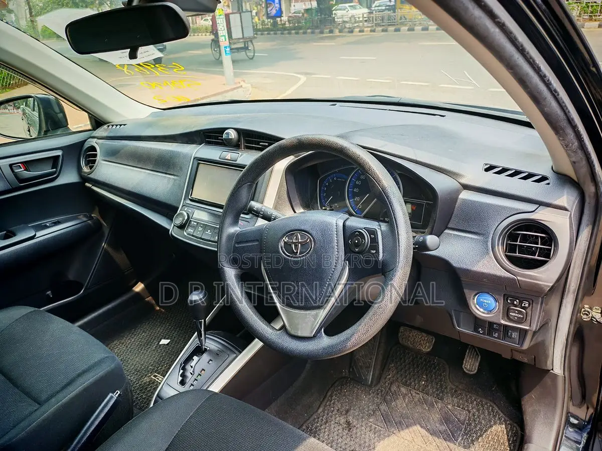 Toyota Fielder 2022