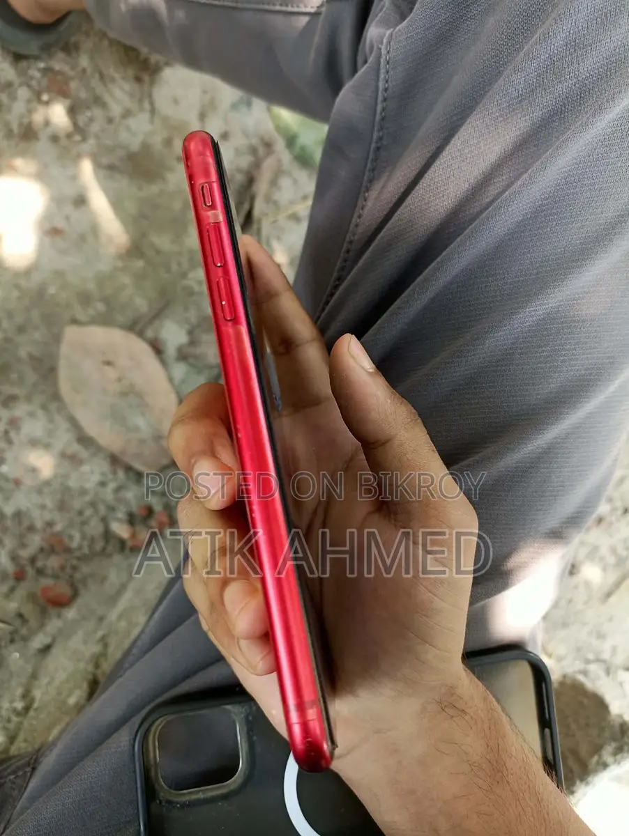 Apple iPhone 11 (Used)