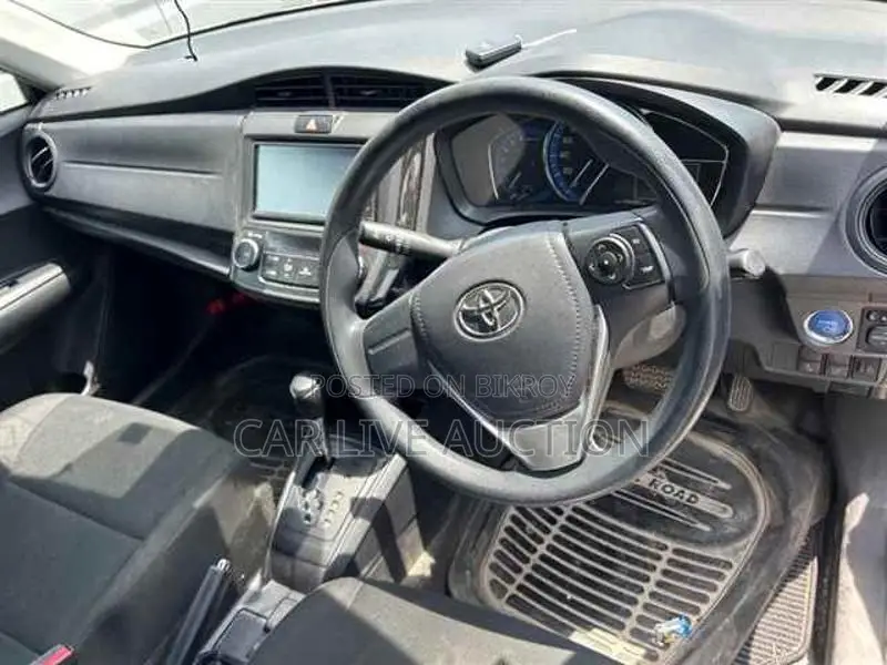 Toyota Axio Hybrid EX READY 2020