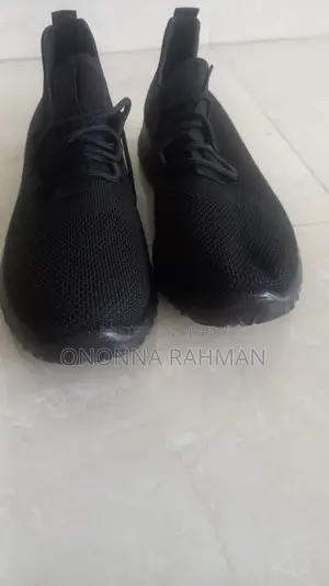 স্নিকার্স সেল
