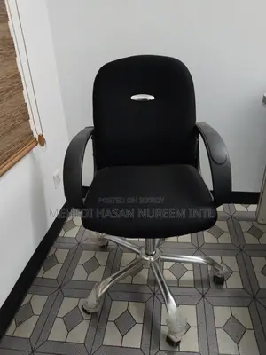 অফিস ফার্নিচার সেল – প্রায় নতুন কন্ডিশন!