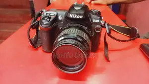 নাইকন ডি ২০০