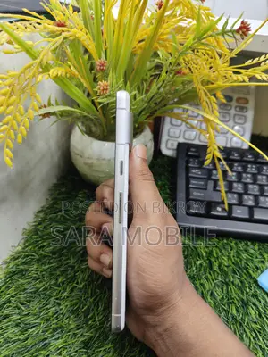 Google Pixel 7 . (Used)