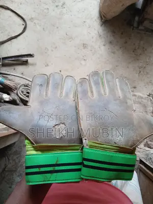 ফুটবল গ্লাভস