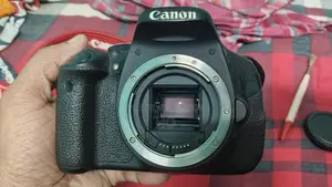 Canon 600D Body with 55-250mm Lens