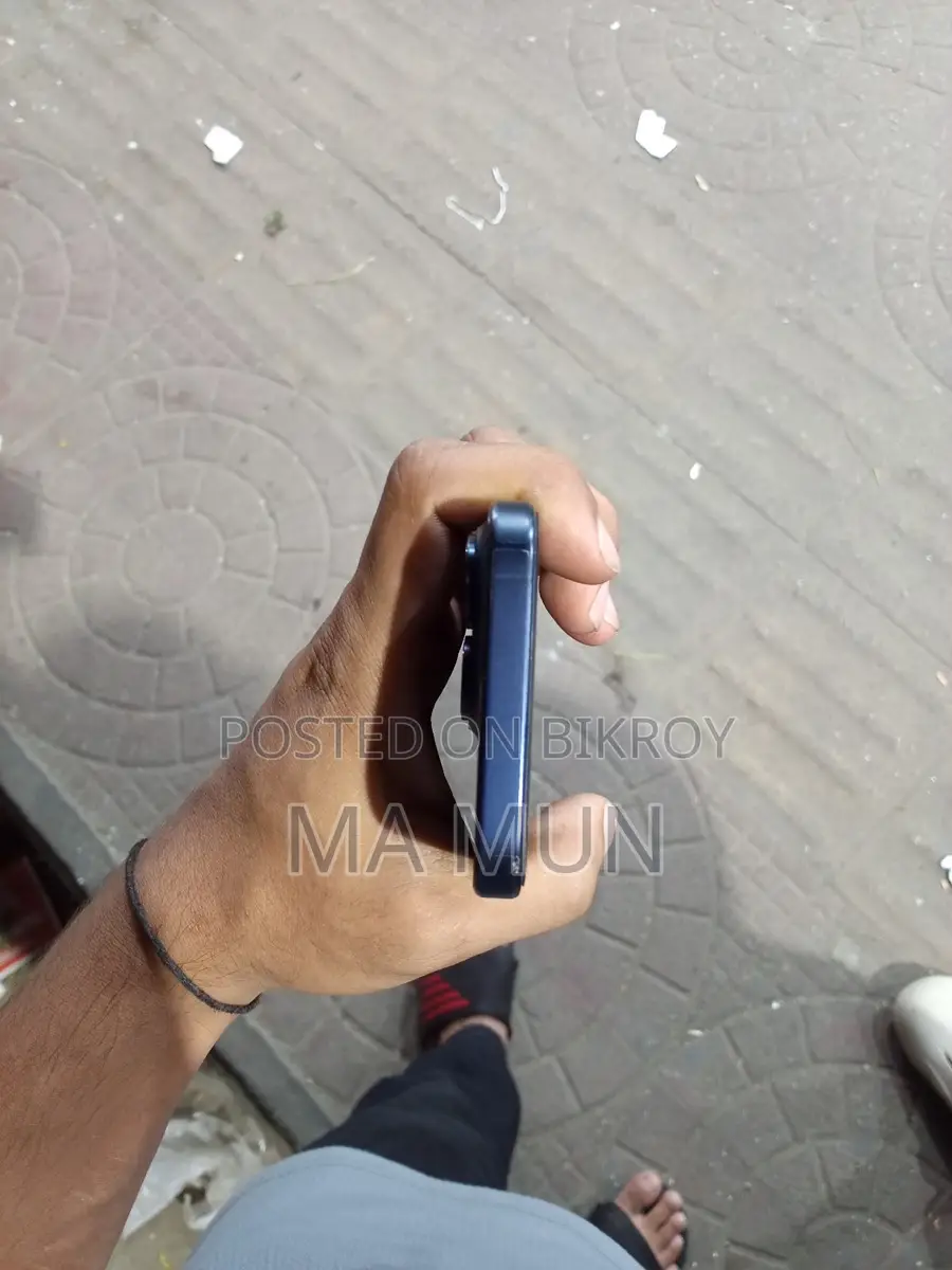 Apple iPhone 15 Pro (Used)