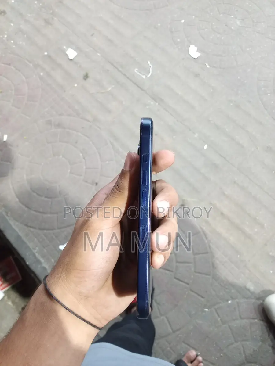 Apple iPhone 15 Pro (Used)