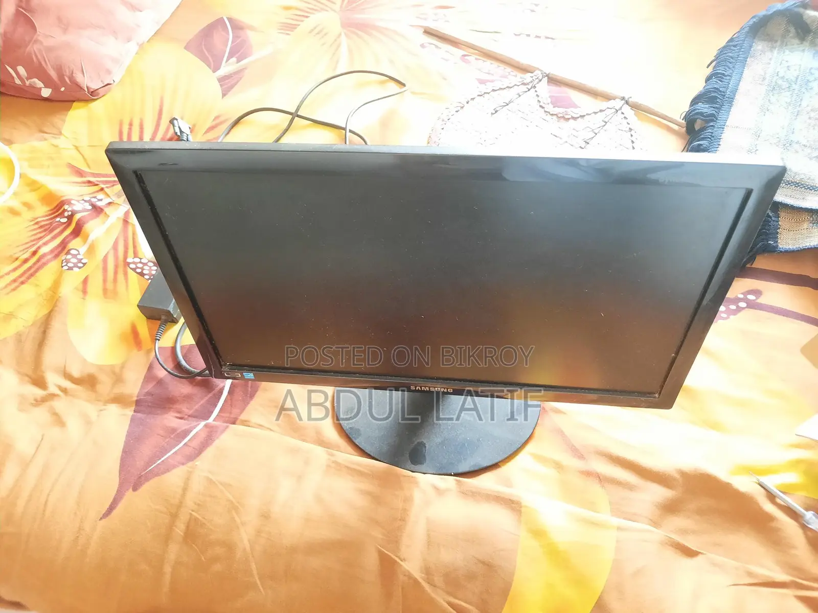 Samsung S19B150B Monitor হালকা গ্রিন লাইন