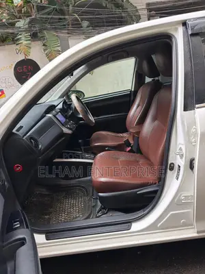 Toyota Axio Fielder 2014