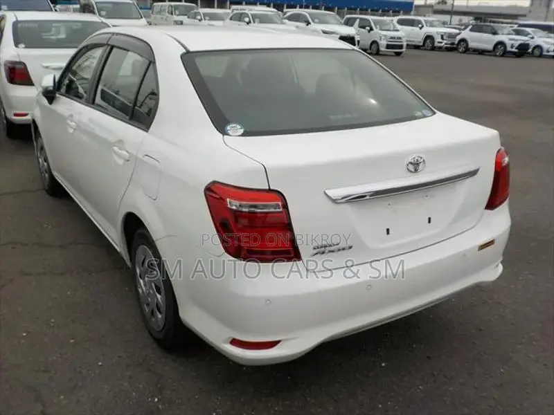 Toyota Axio Non Hybrid EX White 2021