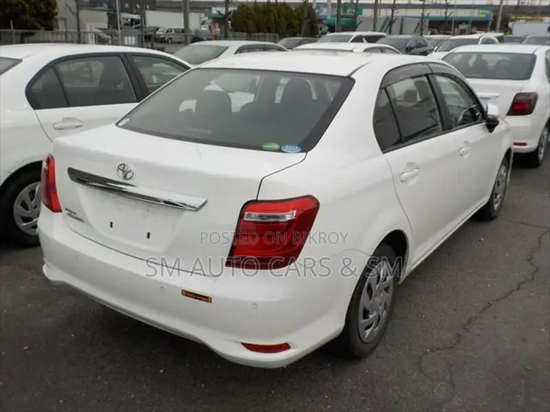 Toyota Axio Non Hybrid EX White 2021