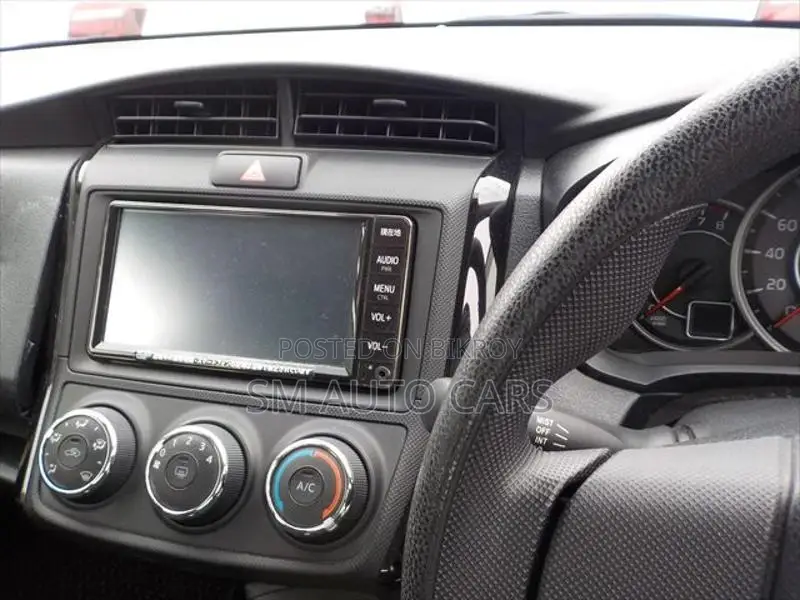 Toyota Axio Non Hybrid EX White 2021