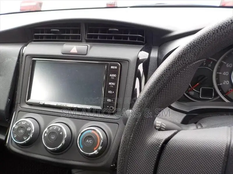 Toyota Axio Non Hybrid EX White 2021