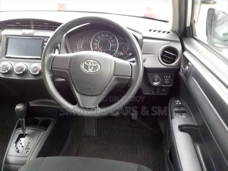 Toyota Axio Non Hybrid EX White 2021