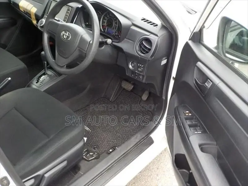 Toyota Axio Non Hybrid EX White 2021