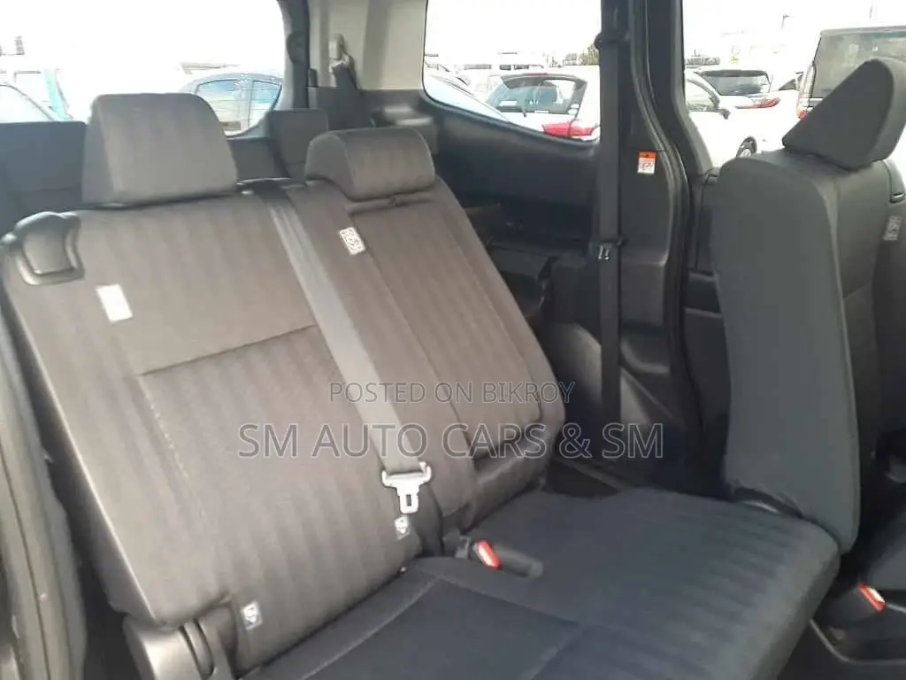 Toyota Noah Hybrid G Black New 2022