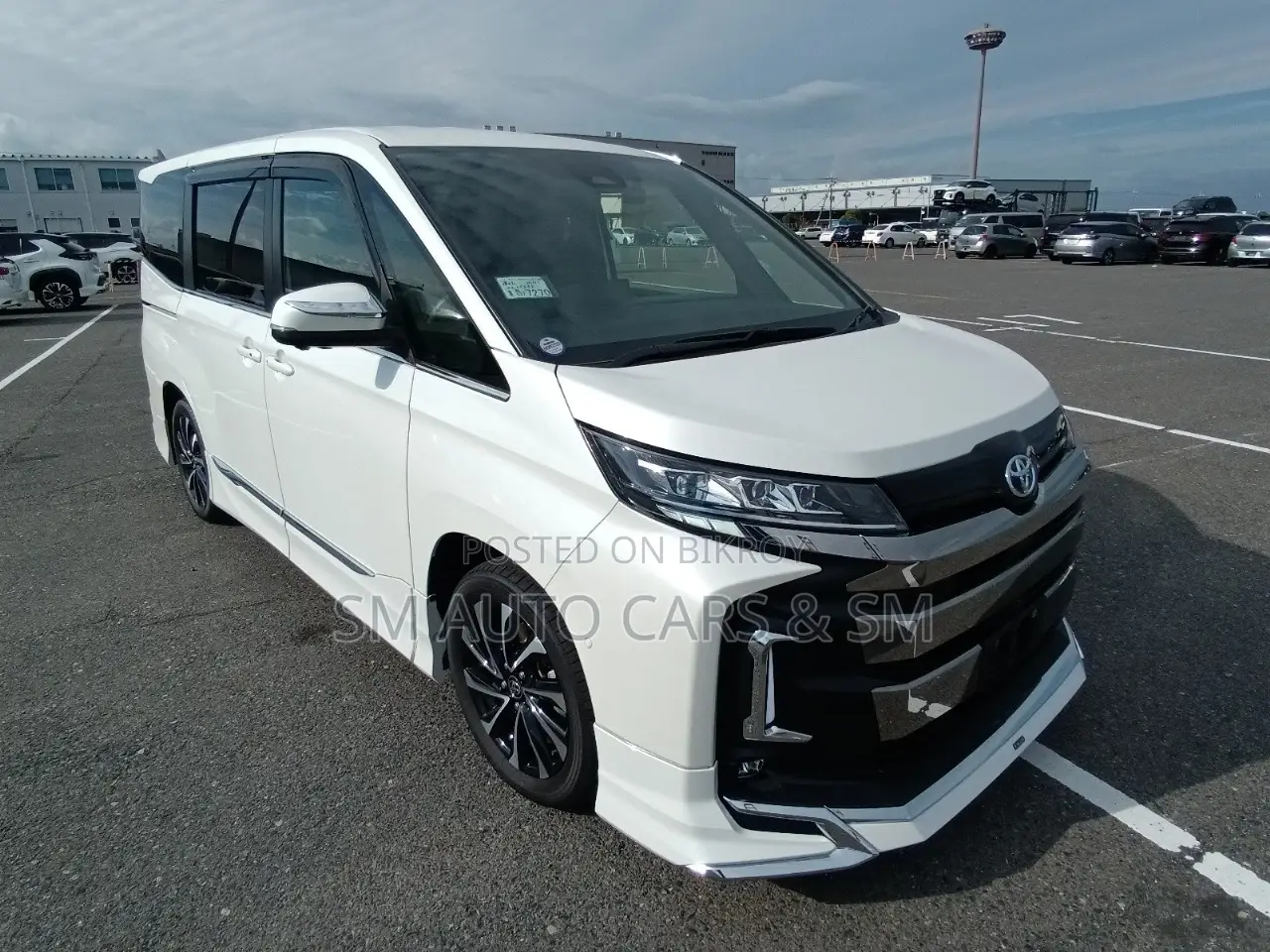 Toyota Noah Hybrid SZ Pearl New 2022