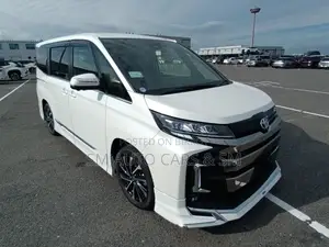Toyota Noah Hybrid SZ Pearl New 2022