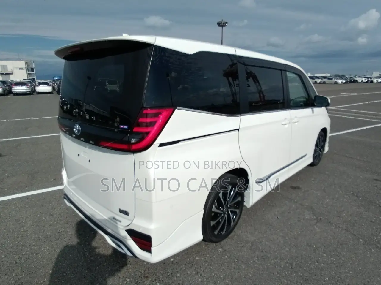 Toyota Noah Hybrid SZ Pearl New 2022