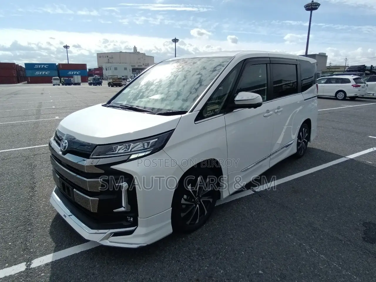 Toyota Noah Hybrid SZ Pearl New 2022