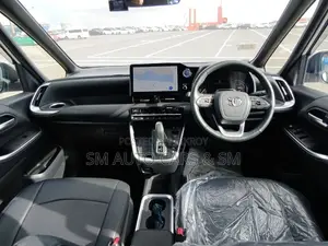 Toyota Noah Hybrid SZ Pearl New 2022