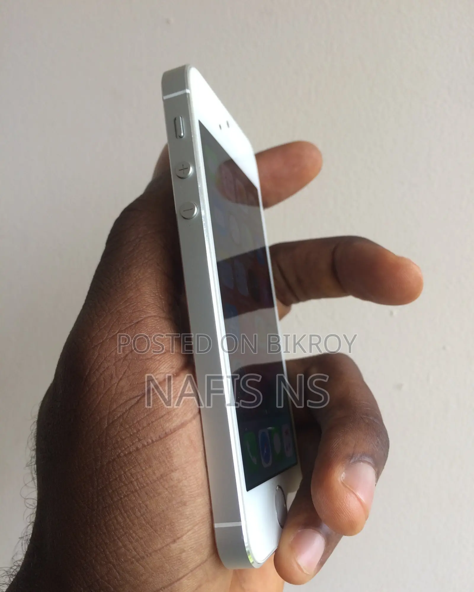 Apple iPhone 5 (Used)