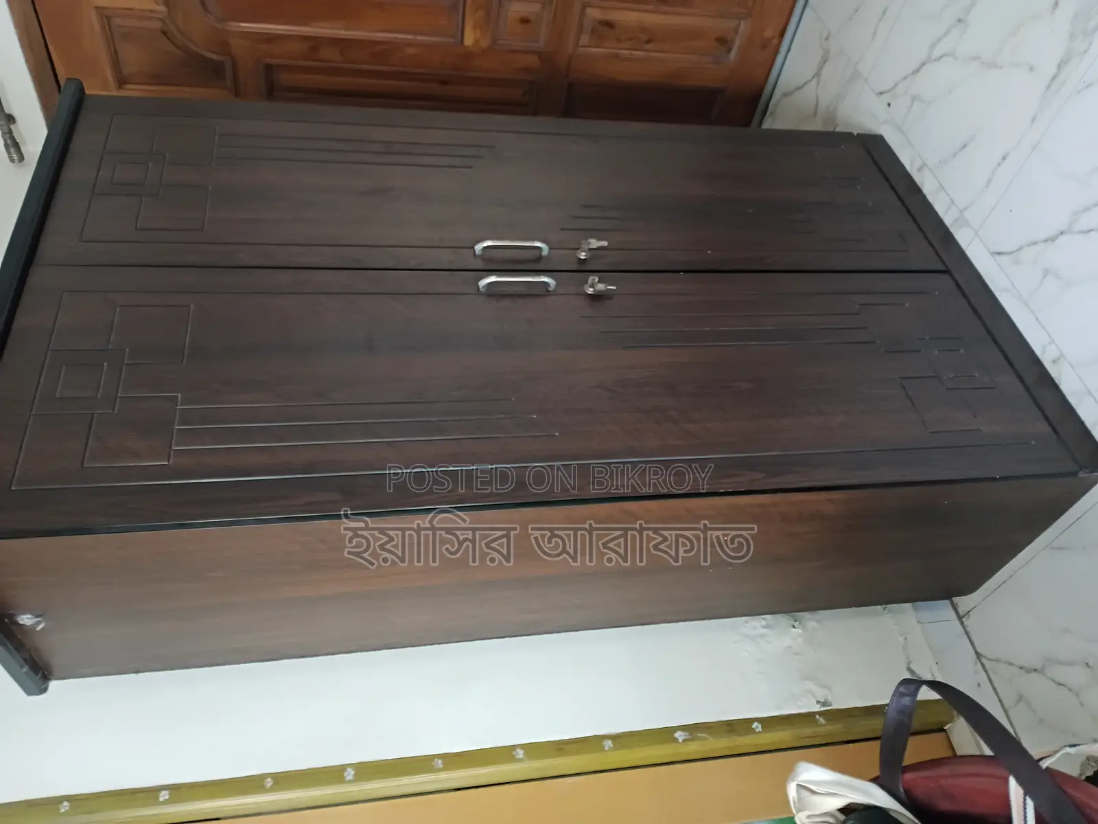 Otobi Board Almirah