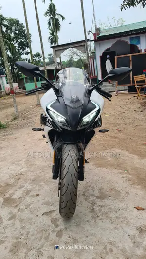 CFMoto 300SR 2025
