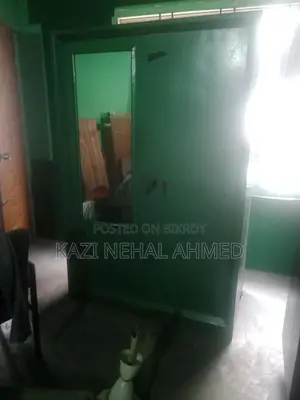 ভারী স্টিলের আলমারি