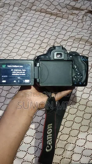 ক্যানন ডিএসএলআর ক্যামেরা