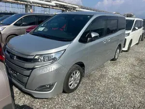 Toyota Noah Hybrid G 2 Door Power 2020