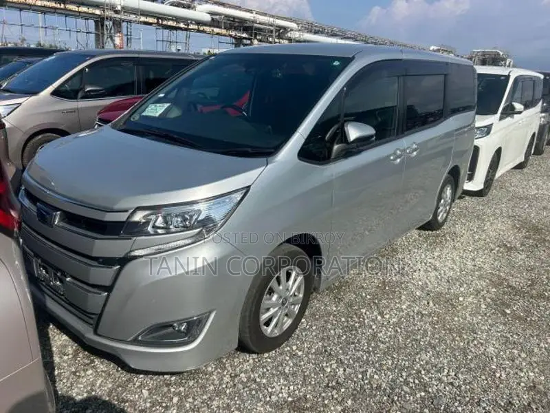 Toyota Noah Hybrid G 2 Door Power 2020