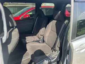 Toyota Noah Hybrid G 2 Door Power 2020