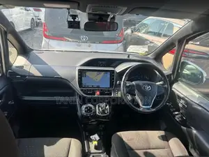Toyota Noah Hybrid G 2 Door Power 2020