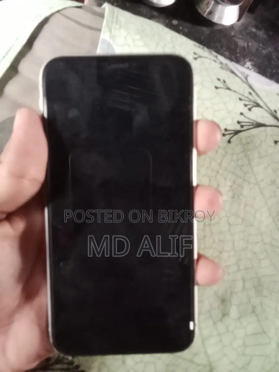 Apple iPhone 11 (Used)