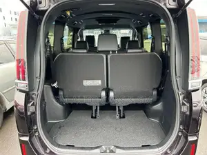Toyota Esquire Non hybrid Gi Wine 2021