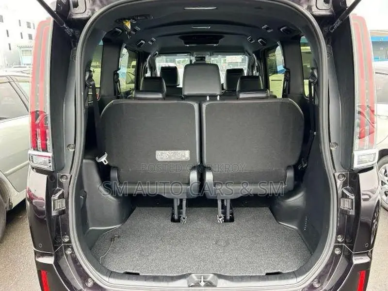 Toyota Esquire Non hybrid Gi Wine 2021