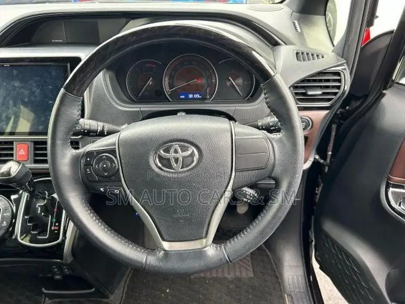 Toyota Esquire Non hybrid Gi Wine 2021